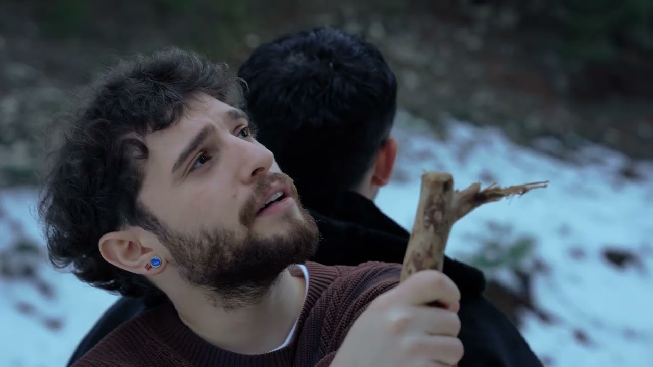 Mert Akyol & Eli Türkoğlu - Her Şeyi Kenara Koy (Official Video)
