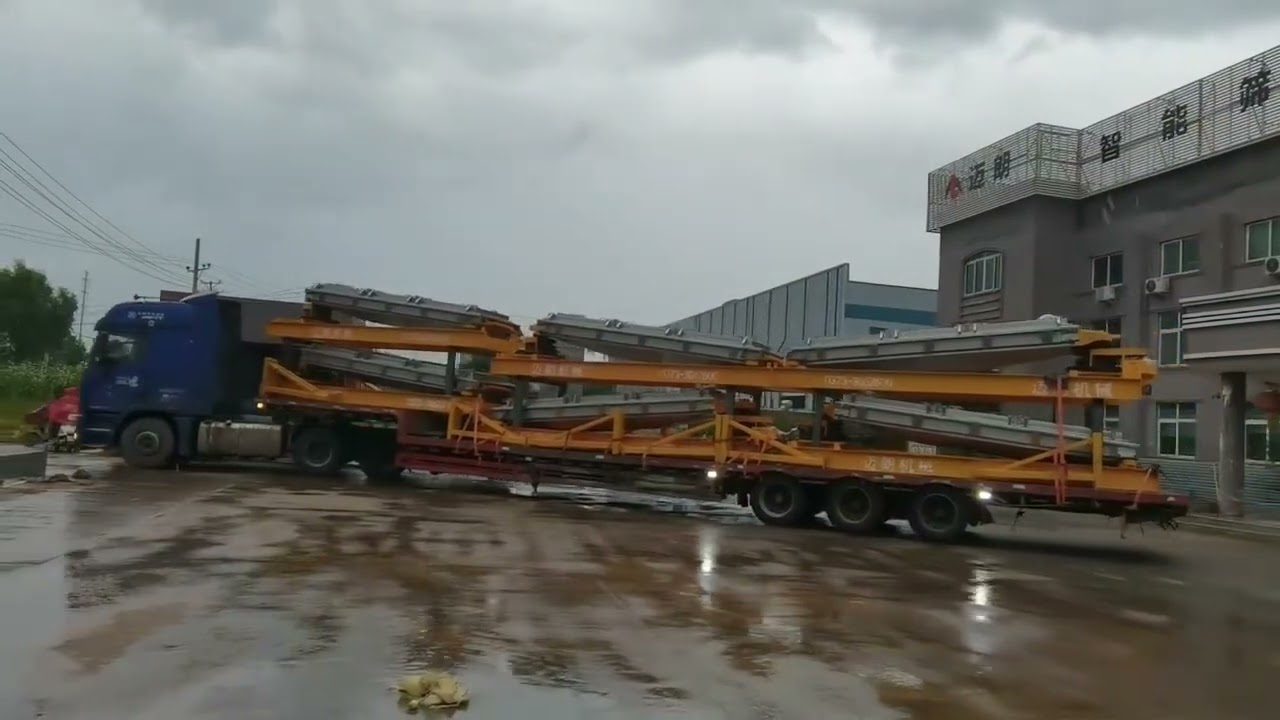 Delivery the Gyratory Vibrating Screen on a rainny day!
