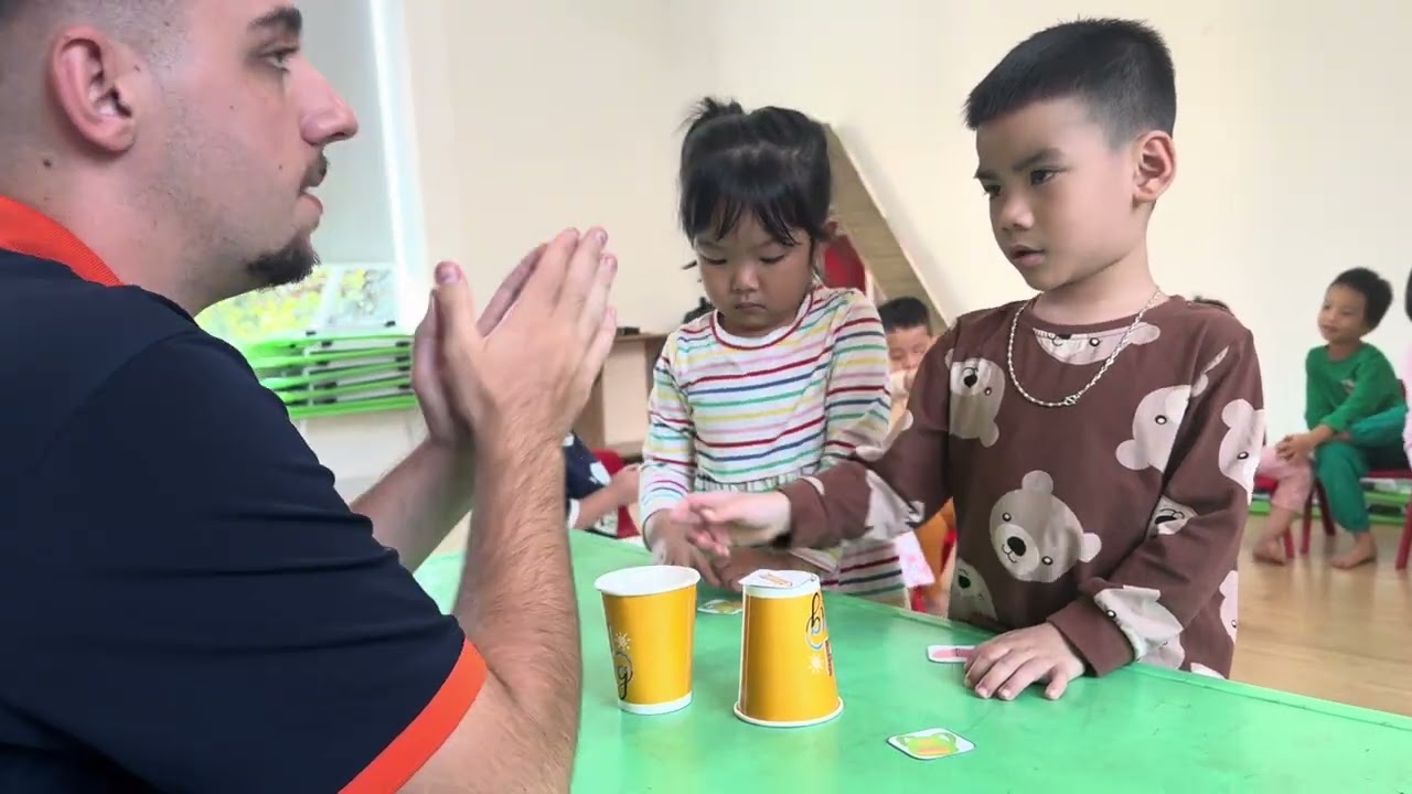 Giờ tiếng anh 4 tuổi