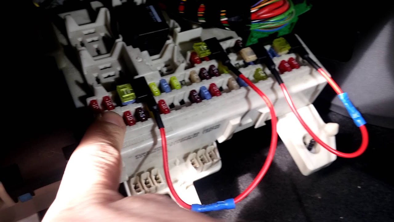 Ignition switching 12v Aux (cigar lighter) sockets Focus Mk2 Dash Cam fix.
