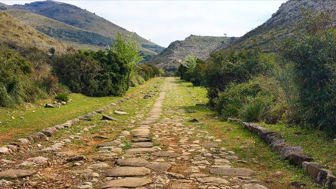 Via Appia in mountainς