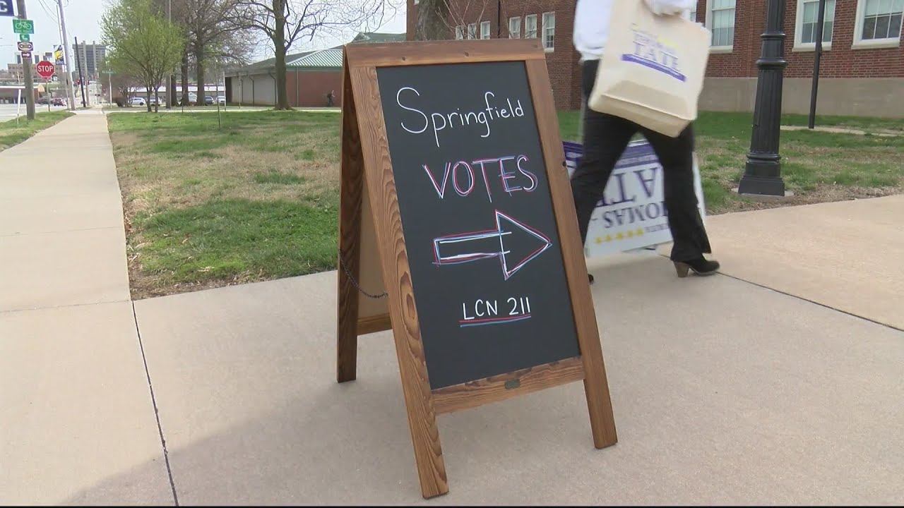 Social media controversy heats up Springfield school board race