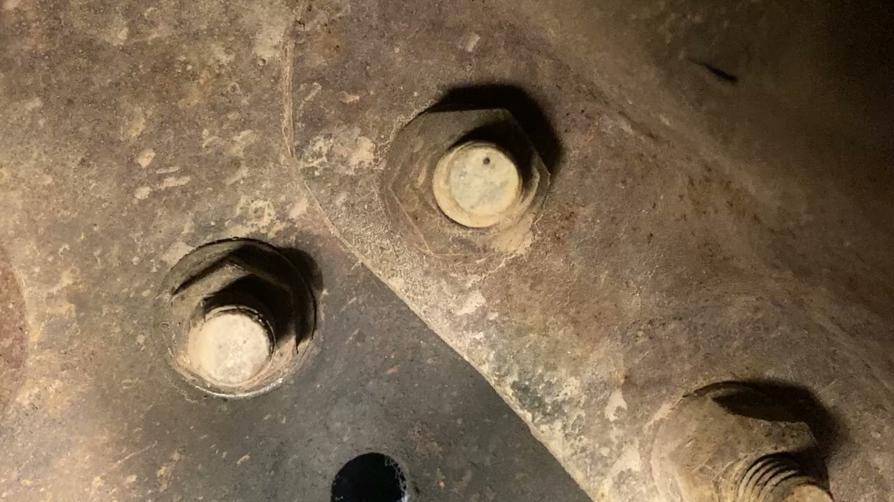 Broken motor mount, Ford truck 