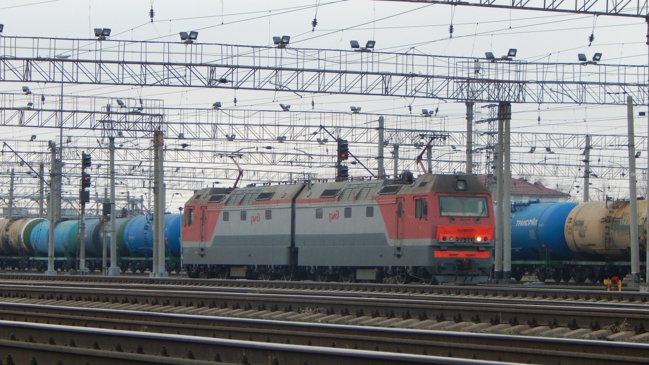 Кемерово, электровоз 2ЭС6-053 