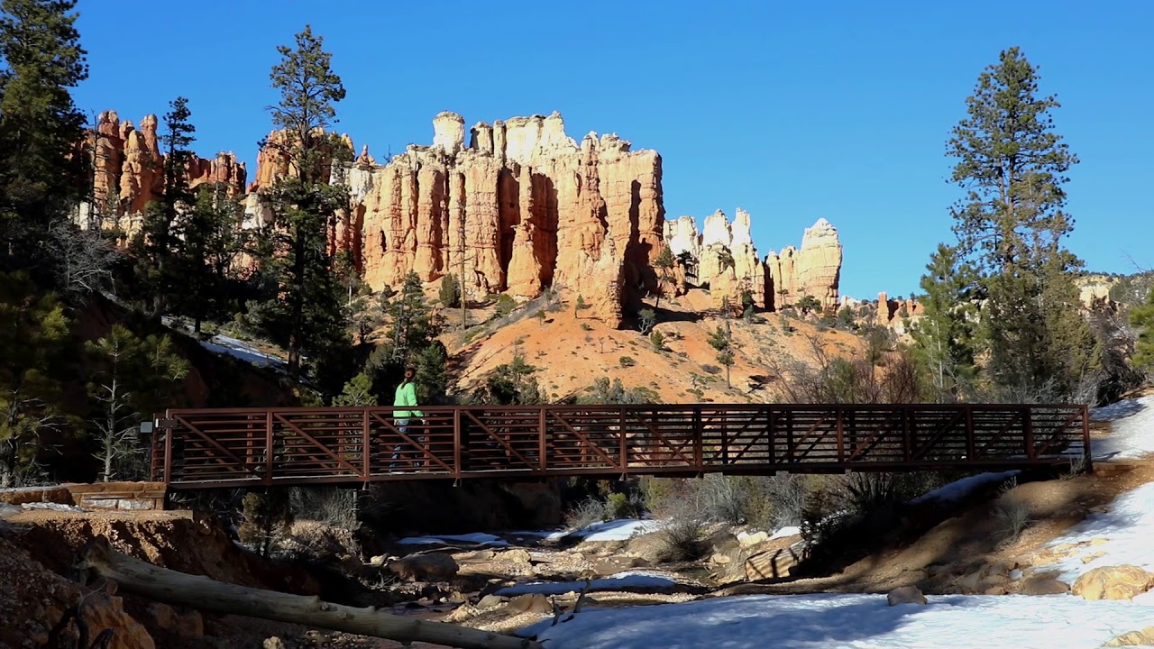 Bryce Canyon's Mossy Cave Trail in Winter