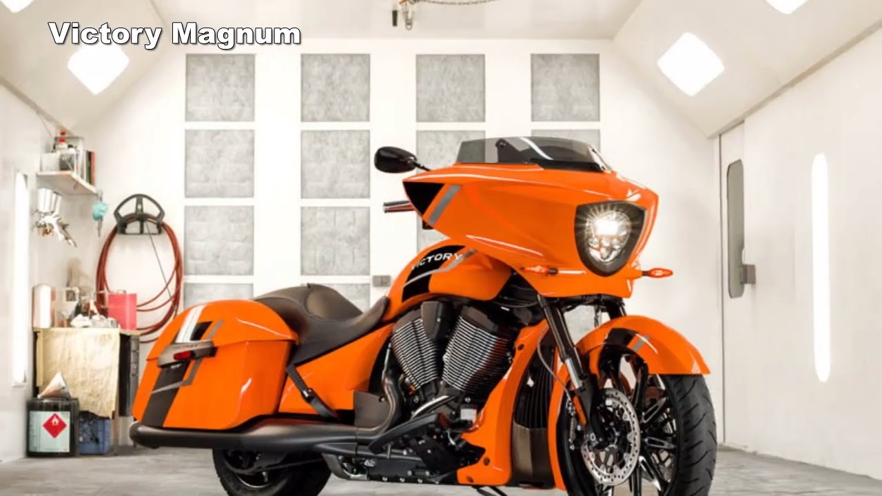 Victory's Boomin' Bagger is Back : 2017 Victory Magnum / Magnum X-1