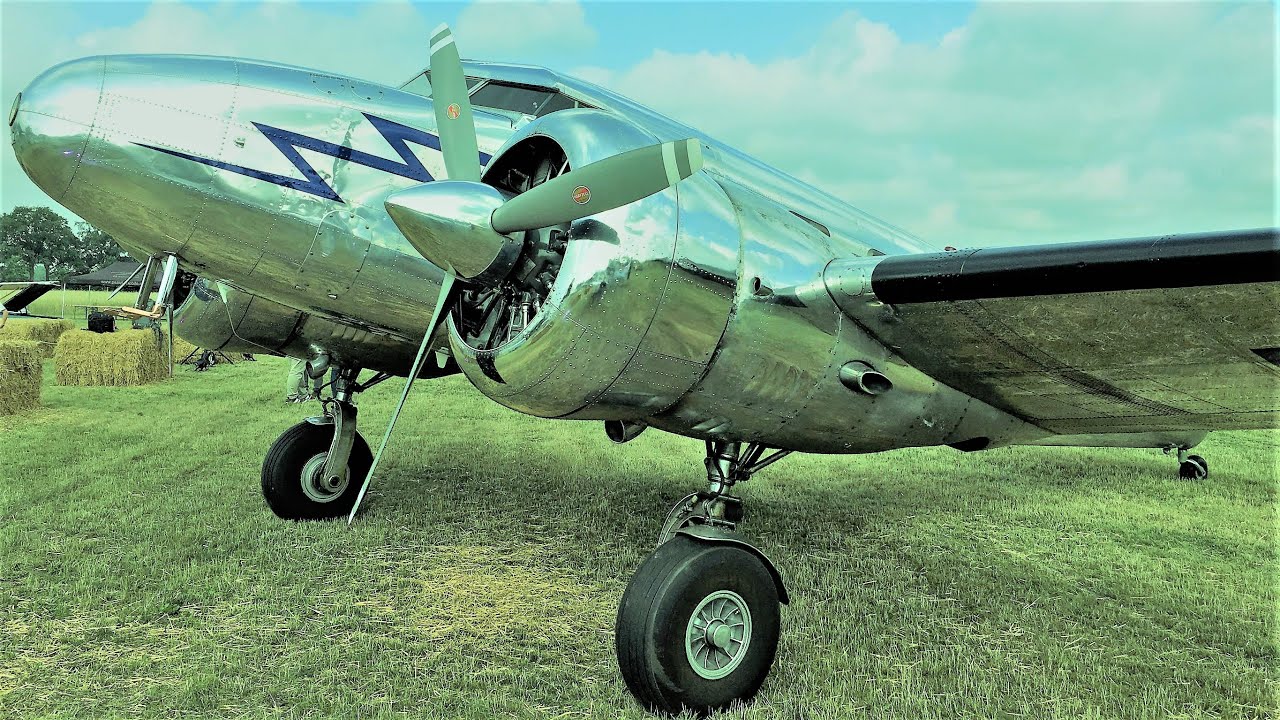 Stunning Lockheed 1937 Villa Electra 12A Junior NC18130 Art Deco Aviation full display Bienenfarm