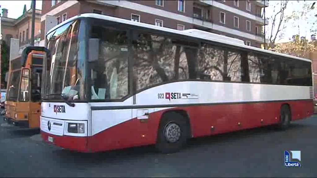 Lite con lo studente: autista tornato alla guida del pullman