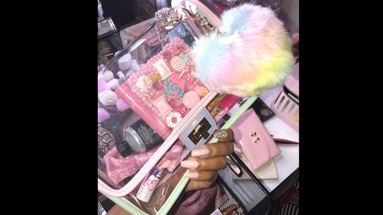 What’s in my new bag ?/My Paris Hilton makeup collection 💖💋💄