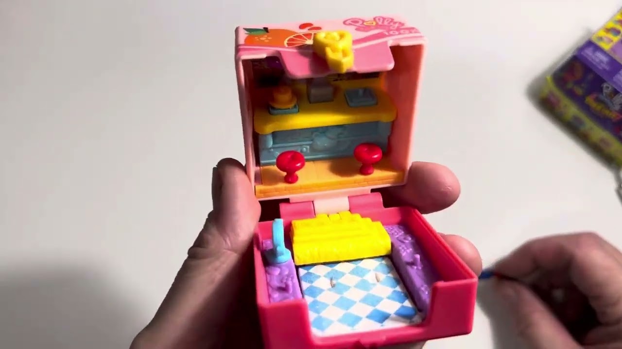 Unboxing 2 Polly Pocket Tiny Takeaway Reveal Blind Boxes