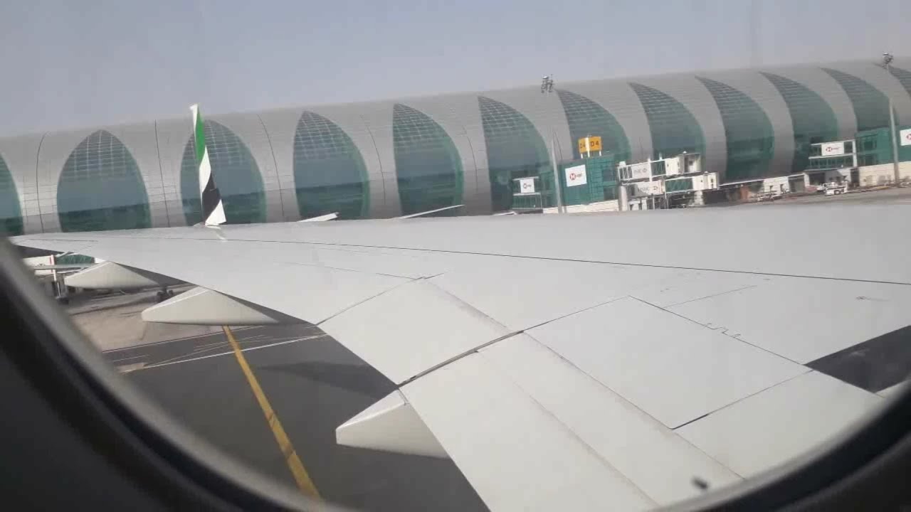 🇦🇪🛫🇸🇦Emirates B777-300er  DUBAI TO DAMMAM  طیران المرات دبی الی الدمام