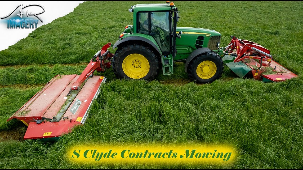 S Clyde mowing with the Kverneland Doubles on the 30 series