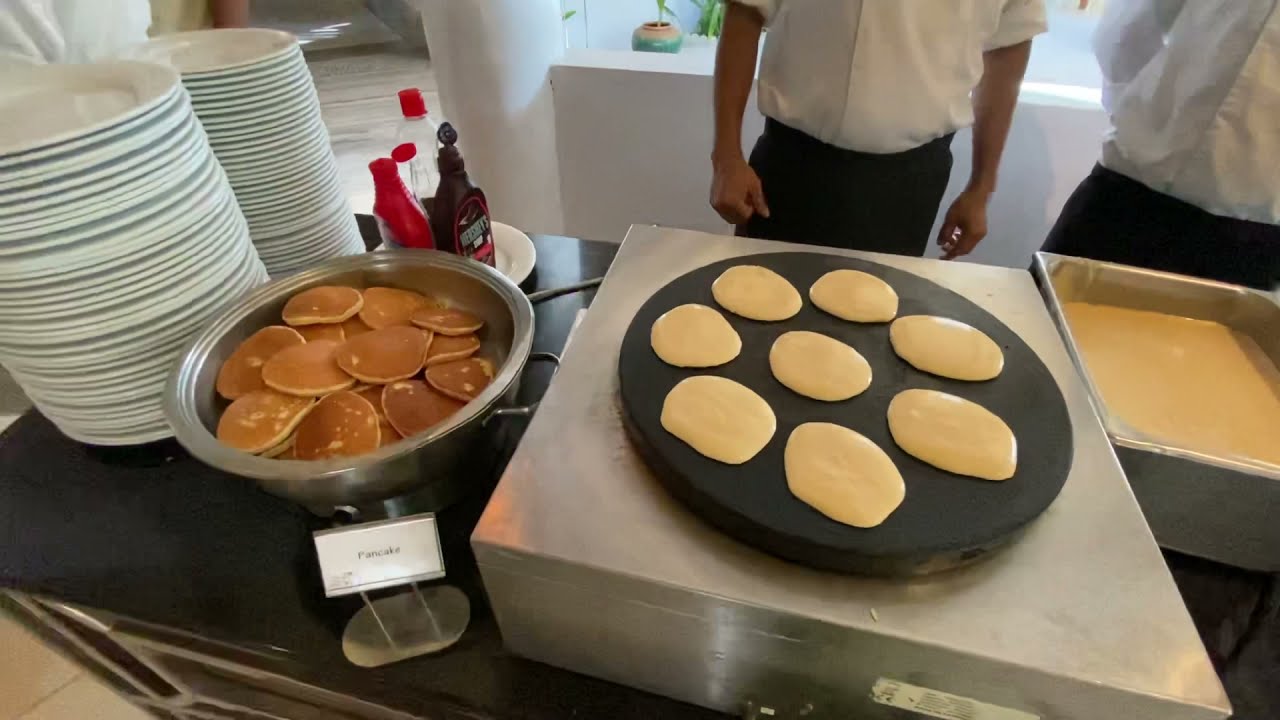 Bandos Resort Maldives breakfast at gallery restaurant
