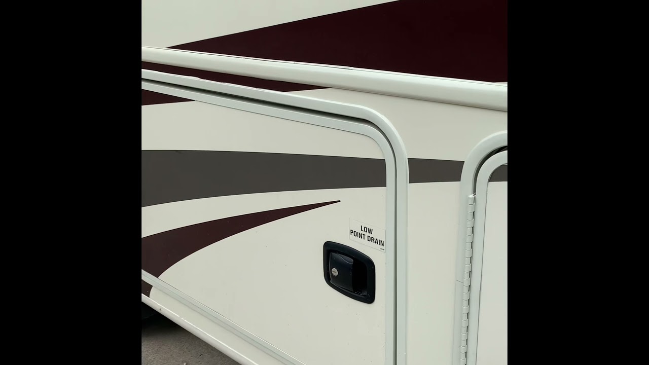 Jayco Precept “Connecting the water & filling the water tank”