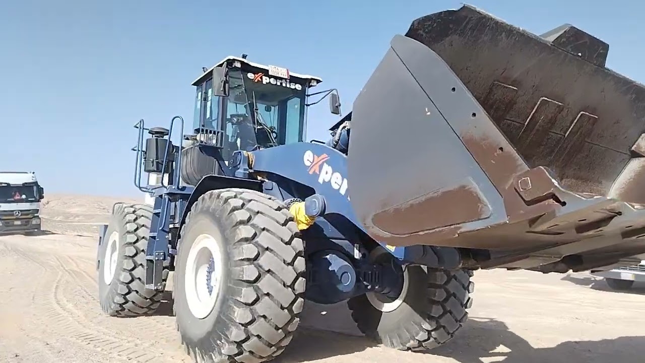 Mercedes Benz 🚛🚛 exprtise  v loade caterpillar 