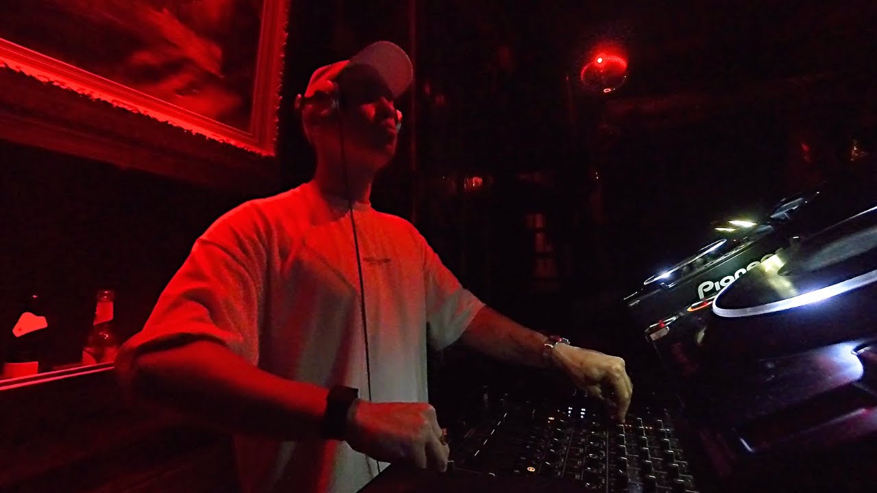 House Jackin Funky DJ Set | Live from Bulbul Berlin | Groovy Underground House Mix