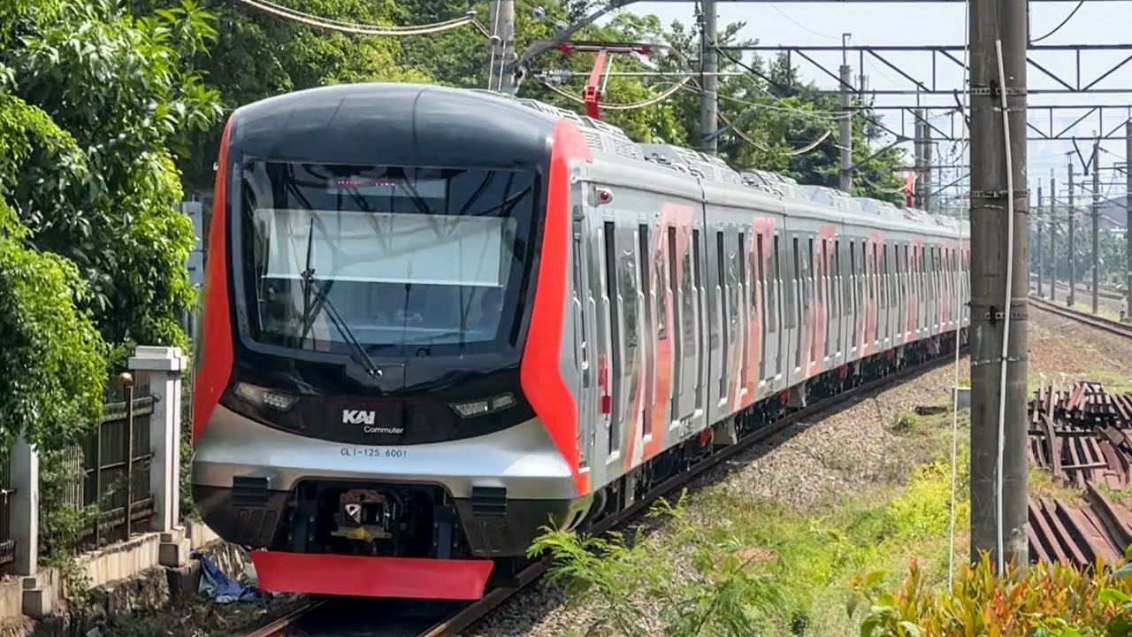 Kompilasi KRL Commuter Line dan KAJJ Siang Ngebut di Stasiun Klender! CRRC CLI-125, JR 205 Series!