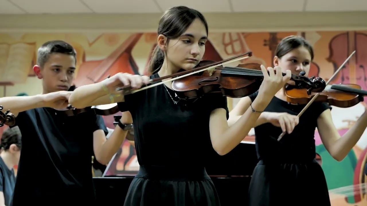 ÎN UMBRA TRISTEȚII. Muzică - Vlad Mircos. Int. Ansamblul de violoniști de la Școala ”Eugen Doga”