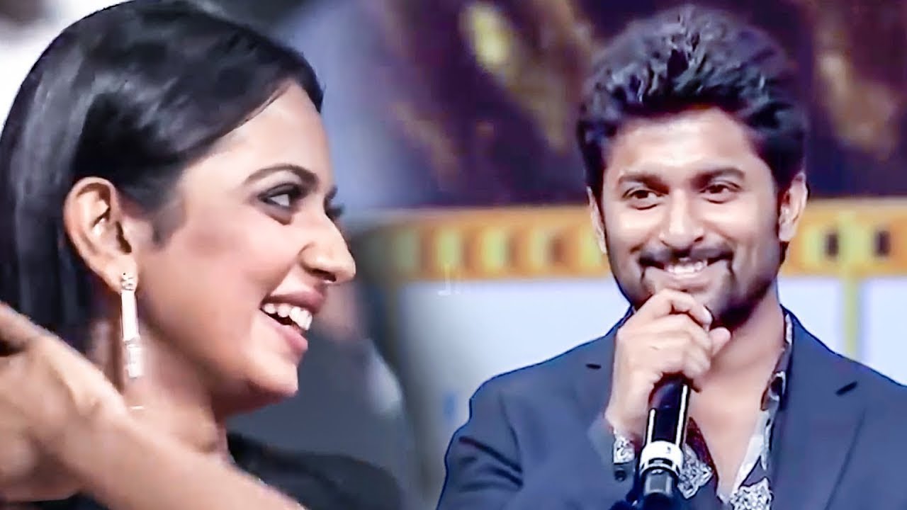 Rakul Preet Loving Nani's Awesome Speech After Winning Best Actor Award At SIIMA
