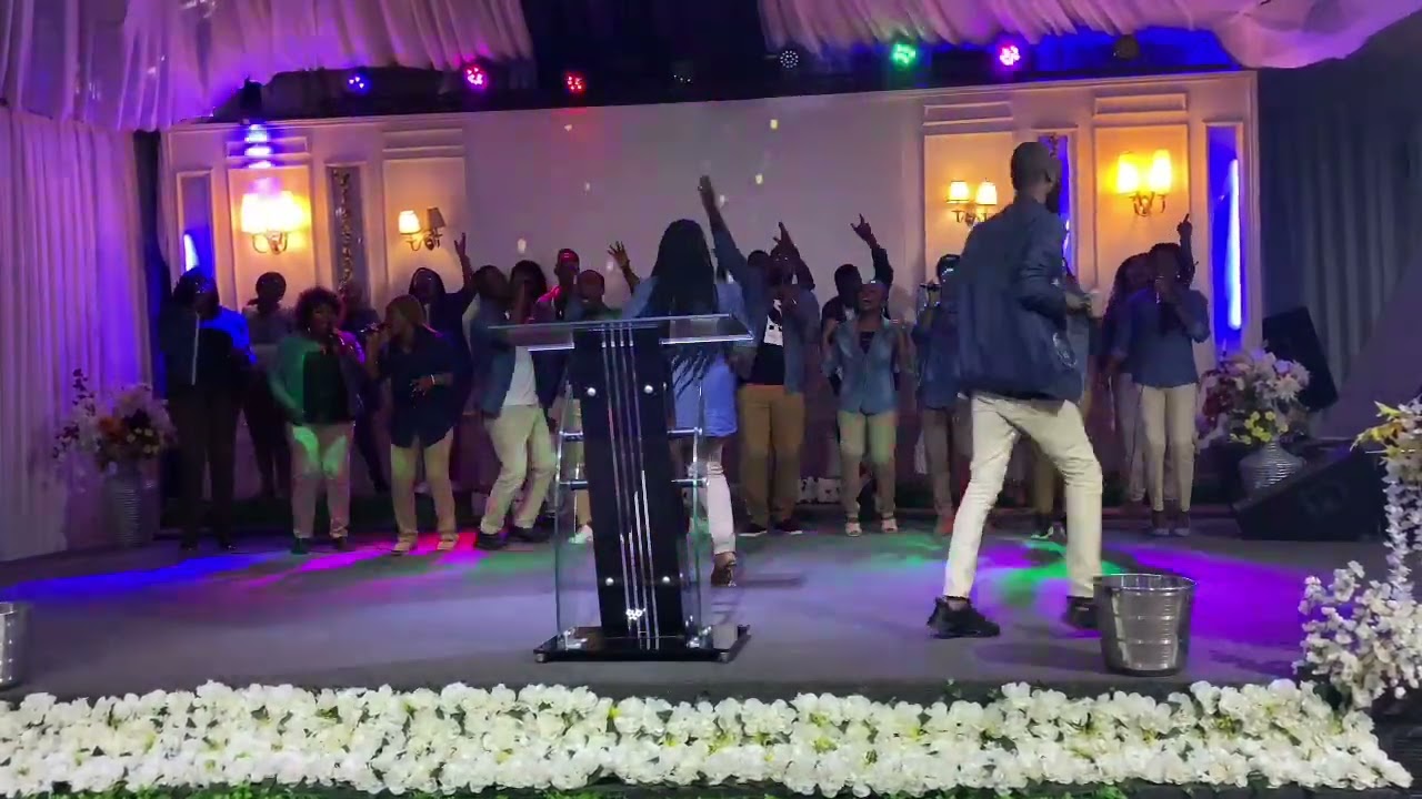 OLUWA DIDE(LET GOD ARISE) MINISTREL T PHILZ.CHURCH OF GOD MISSION ABUJA GARKI AREA 11