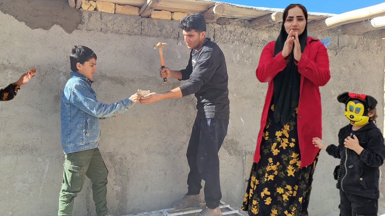 Shahrukh and Agha Yousef help Afsaneh show her that she is not alone.