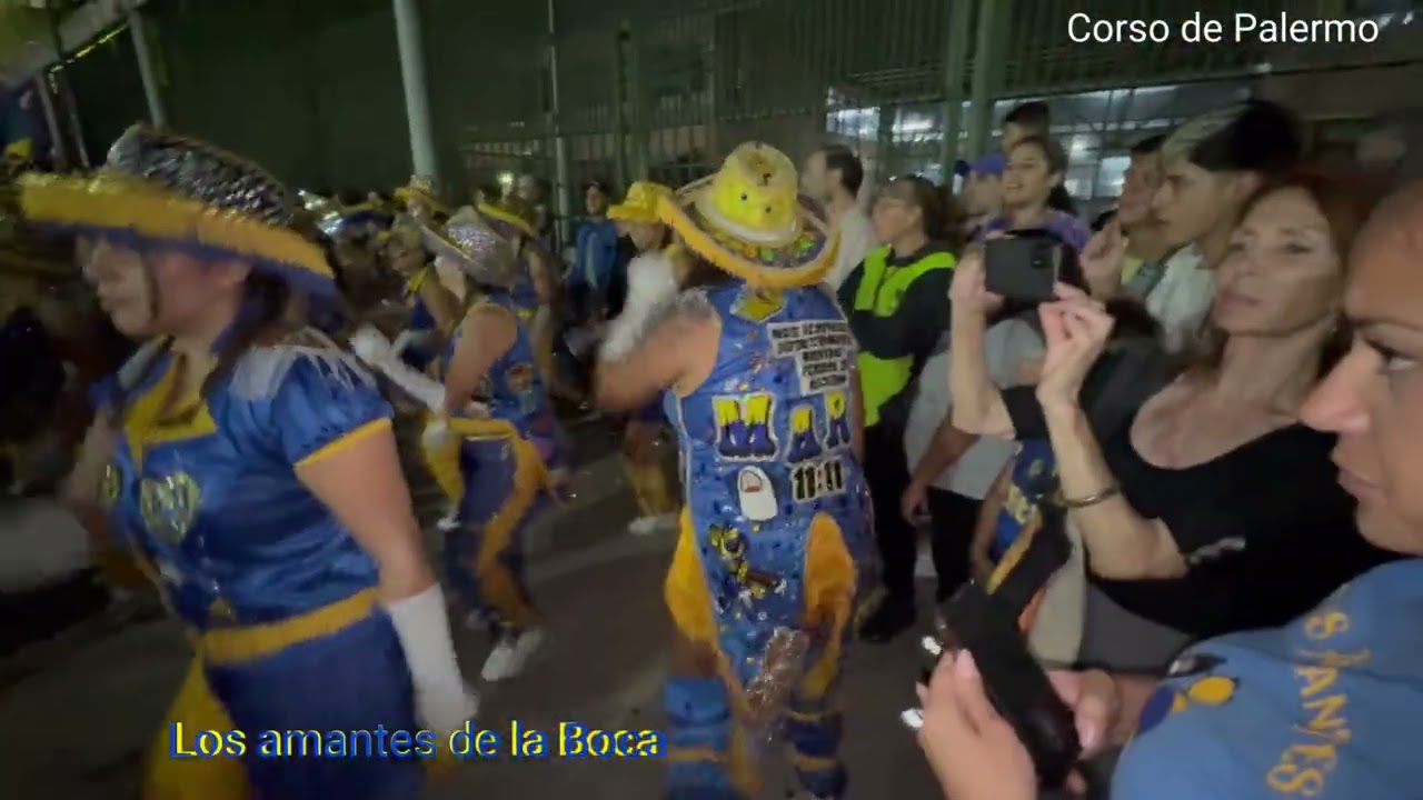 Los amantes de la Boca en el corso de Palermo 💙💙💙💛💛💛💙💙💙