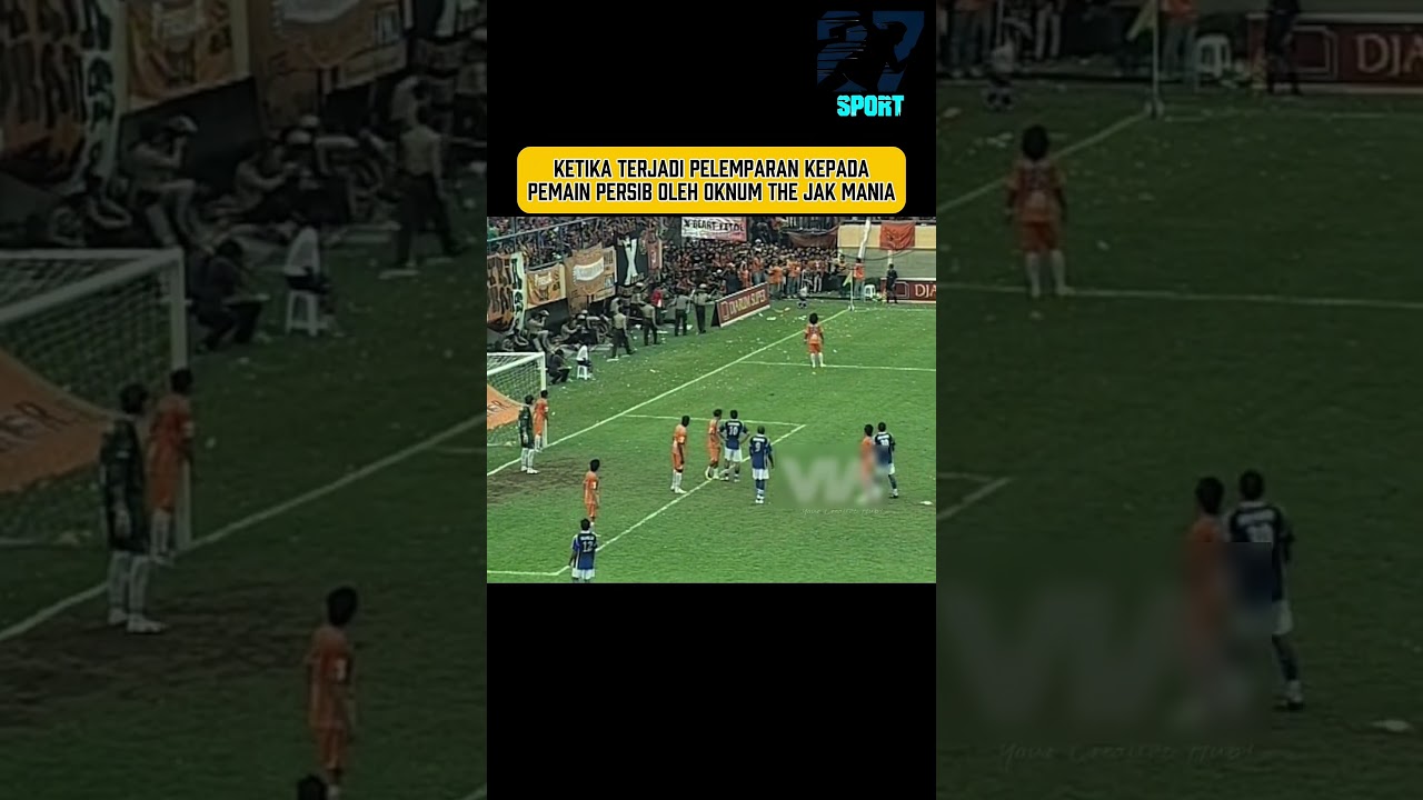 Ketika pemain Persib mendapat lemparan oleh oknum The Jak Mania #liga1indonesia #persib #persija