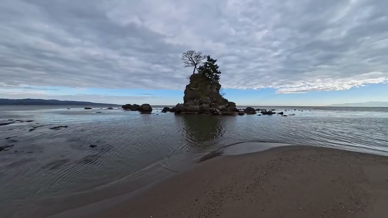Amaharashi Coast / Onnaiwa (Woman Rock), Japan (雨晴海岸 / 女岩)