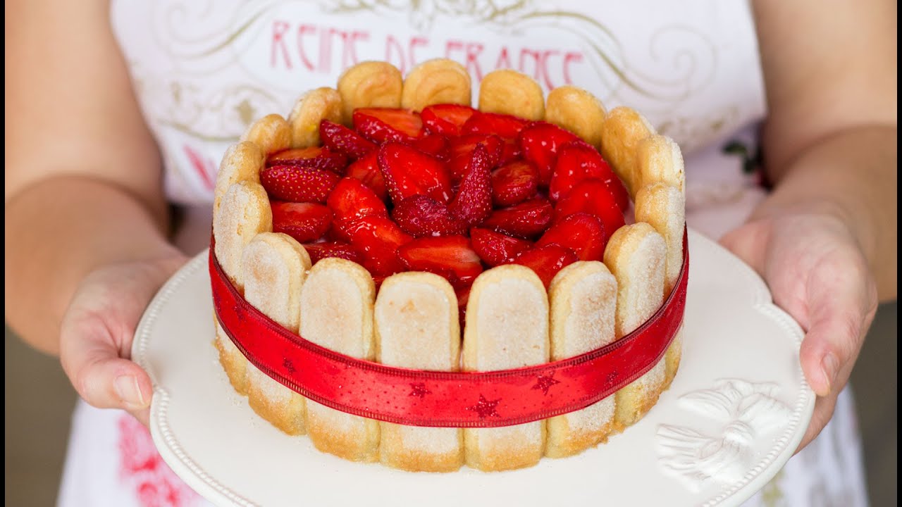 Šarlota s jagodama - osvježavajuća torta s piškotama