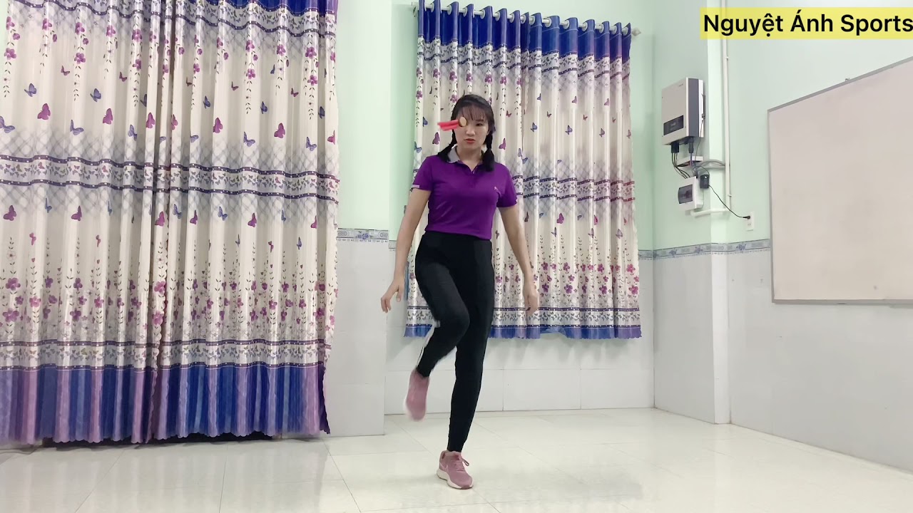 Cách Đá Cầu: Hướng Dẫn Kỹ Thuật Tâng Cầu Bằng Đùi.