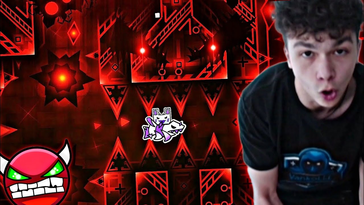 МИНАХ ПЪРВОТО СИ ДЕМОН НИВО В GEOMETRY DASH 😱😱