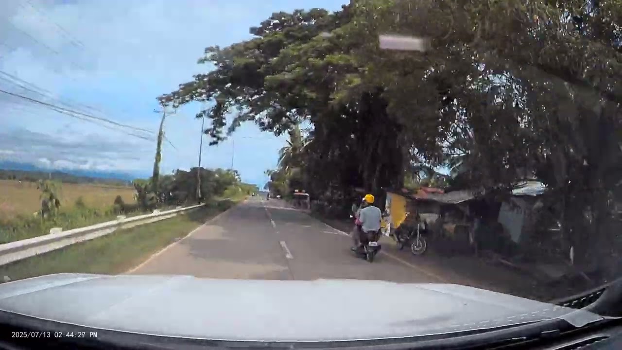 Overtaking A Mitsubishi Pajero As We Approached Bayawan City #mitsubishipajero #fordeveresttitanium