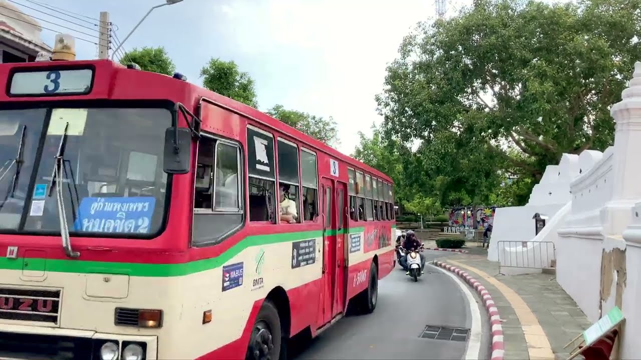 🇹🇭 Walk Around Santi Chai Prakan Park, Bangkok | Thai Walk Tour [Thailand 4K]