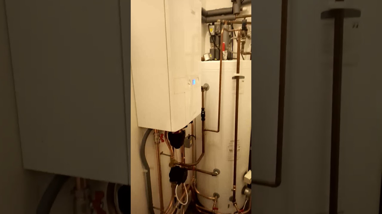 Close coupled tees on primary secondary layout for under floor heating.