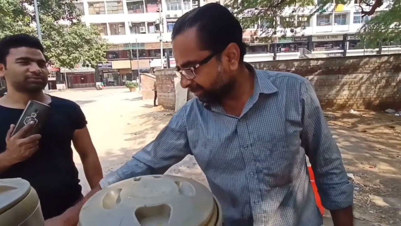 मनोज भाई का Famous आलू का पराठा __ Hardworking Manoj Bhai__ Cycle Wali thali _ #streetfood #food