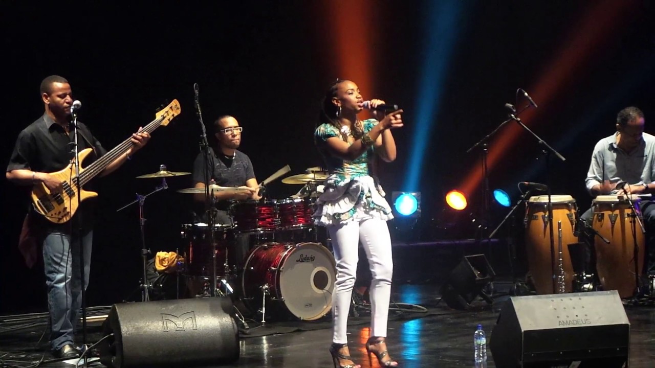 Michele Henderson - The beat goes on (private live in Martinique)