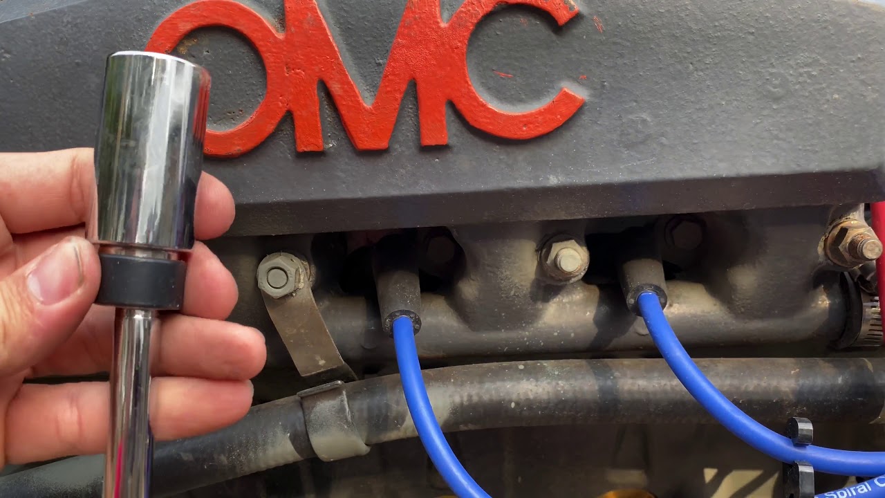 OMC Cobra Volvo Penta Spark Plug Removal (Manifolds Stay On!)