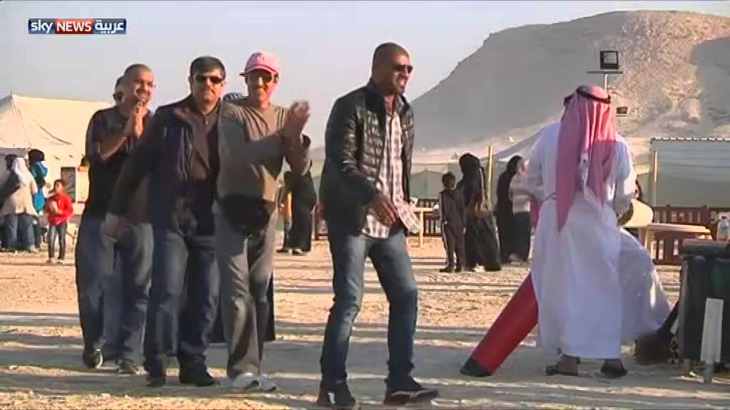 البحرين.. موسم التخييم بصحراء الصخير