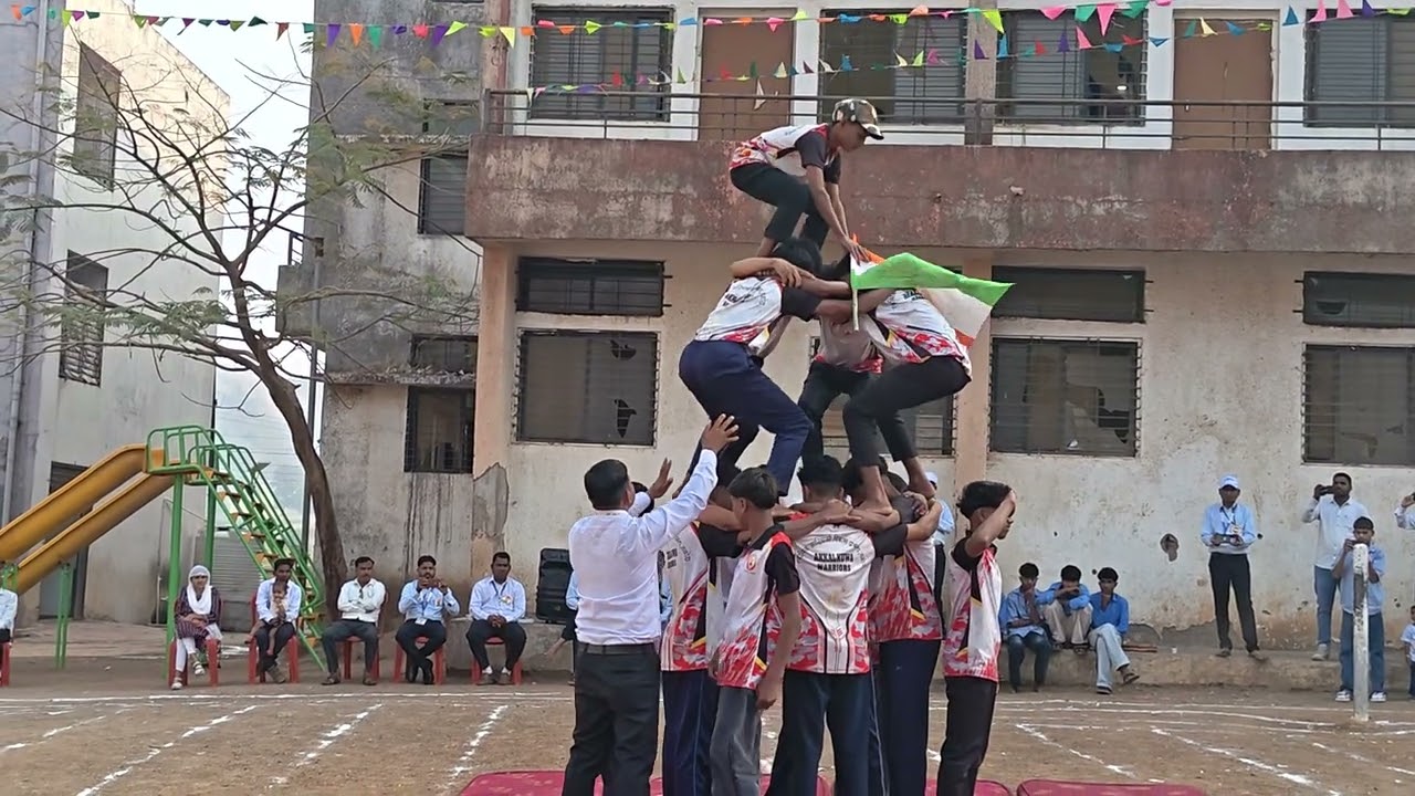 #schoollife शा.आ.शा.खडकापाणी / होराफळी @ विद्यार्थी नी सादर केले उत्तम पिरॅमिड #school 