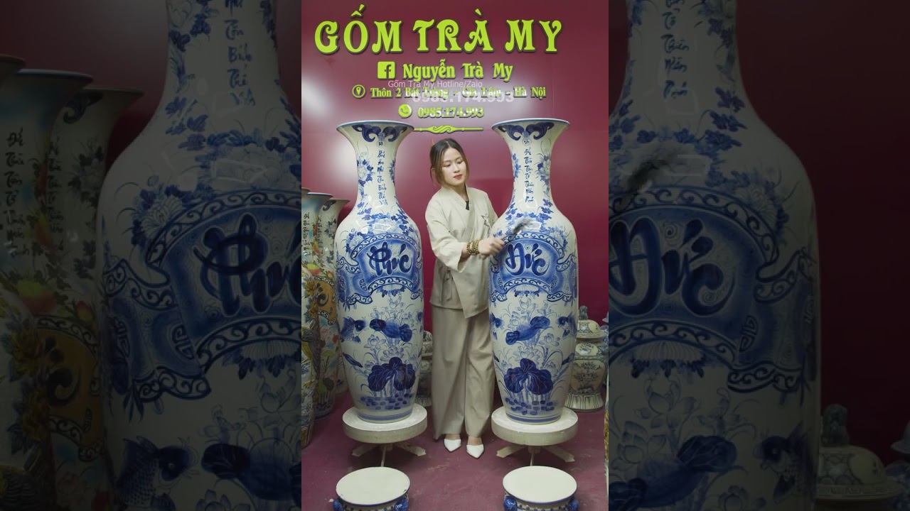 Trên tay cặp Lộc Bình 