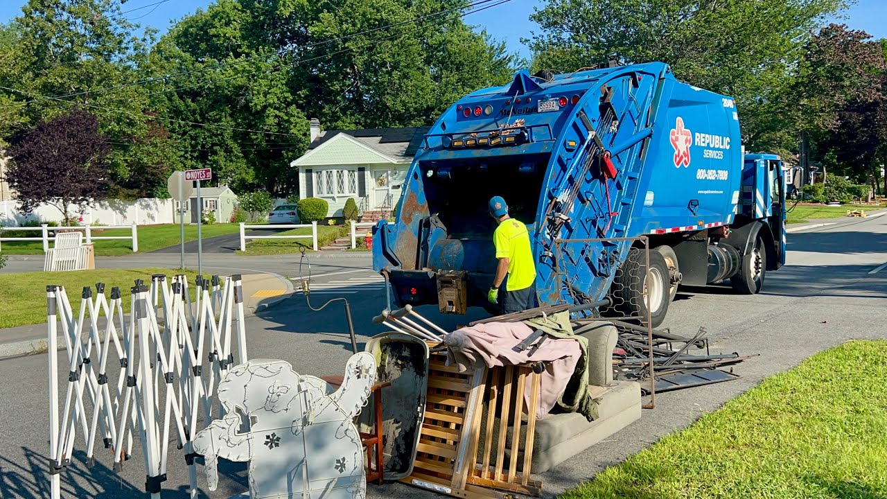 Republic Service’s Garbage Truck VS Summer Bulk Clean Up