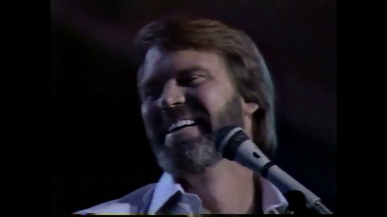 Glen Campbell at the World's Fair in Knoxville, TN (1982) - American Trilogy