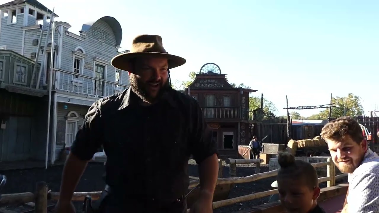 Шоу трюков Crack Axle Canyon 2025 в Six Flags Frontier City