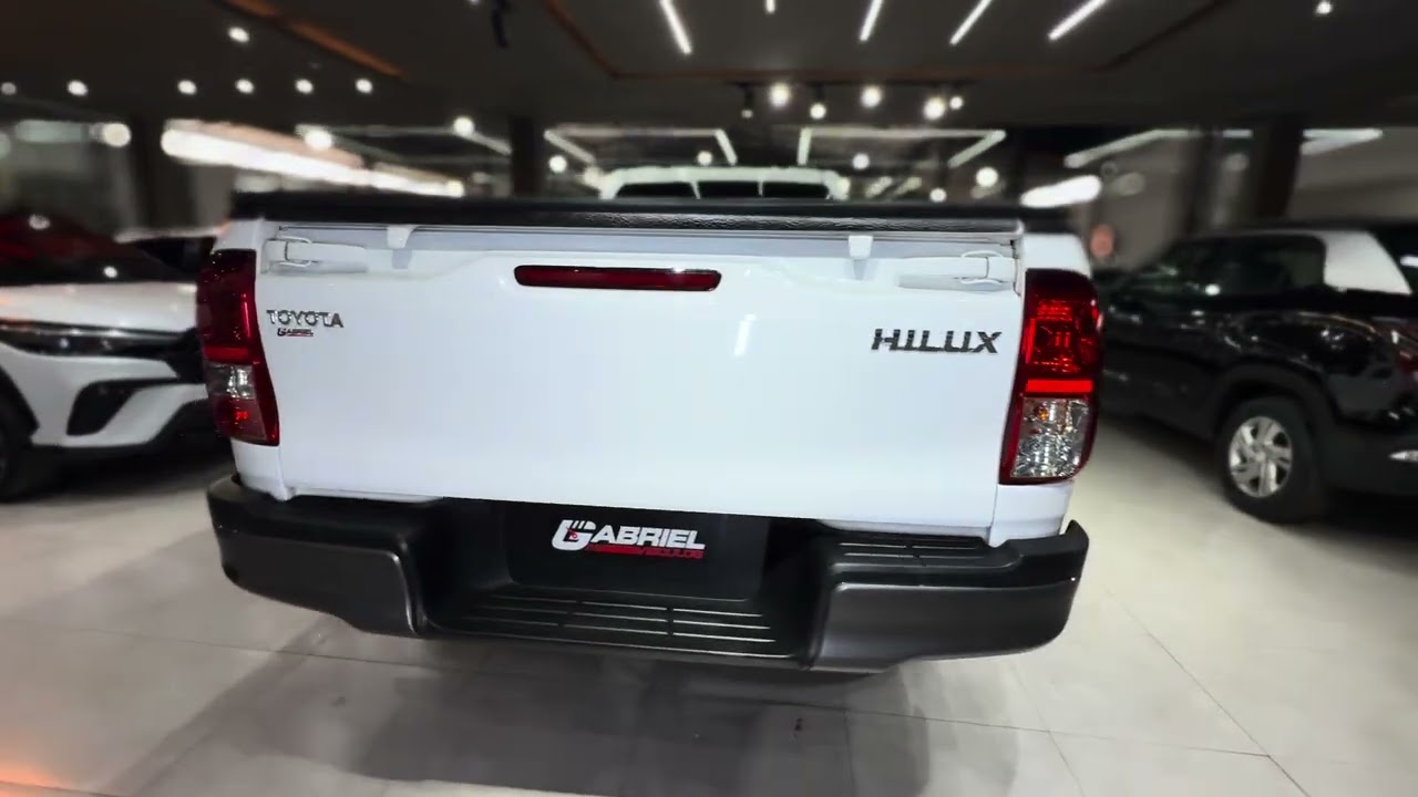 Toyota Hilux CS 4x4 Automático 7mil Km
