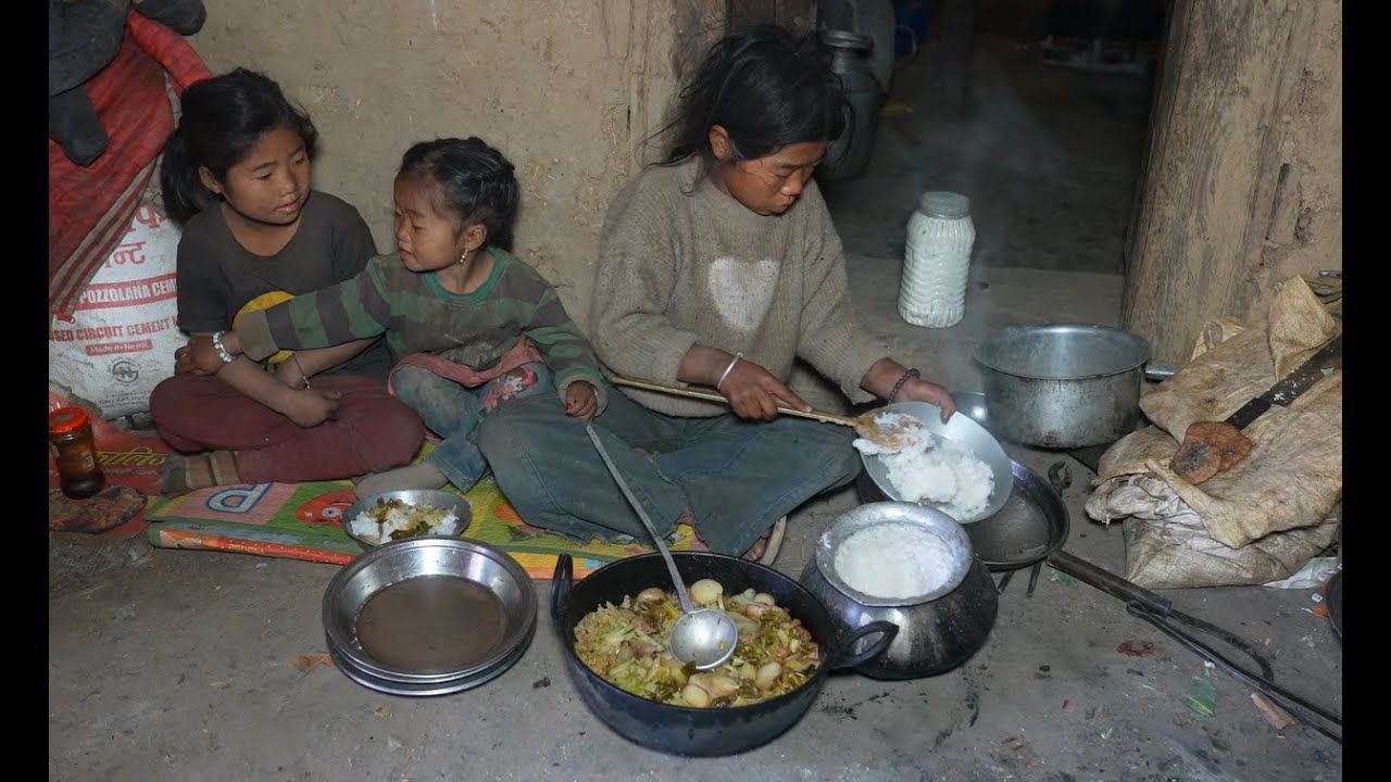 How to cook together and how to eat together ? Village life