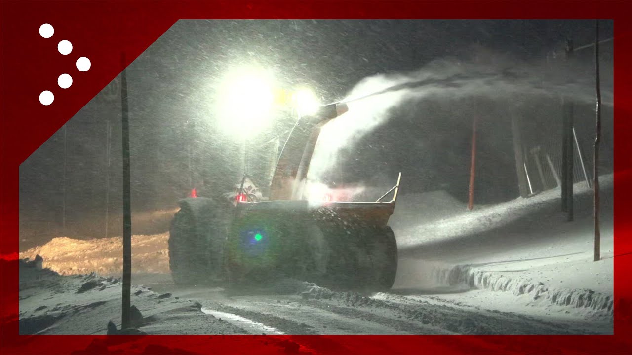 Pordoi, continua a nevicare: frese sgombraneve al lavoro sul passo