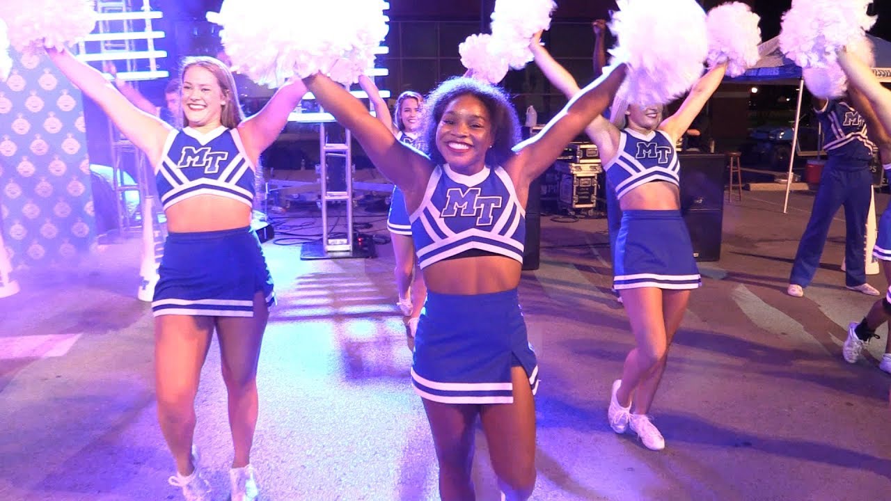 MTSU Students join Cheerleaders, Dance Team, and Band of Blue for Bash the REC