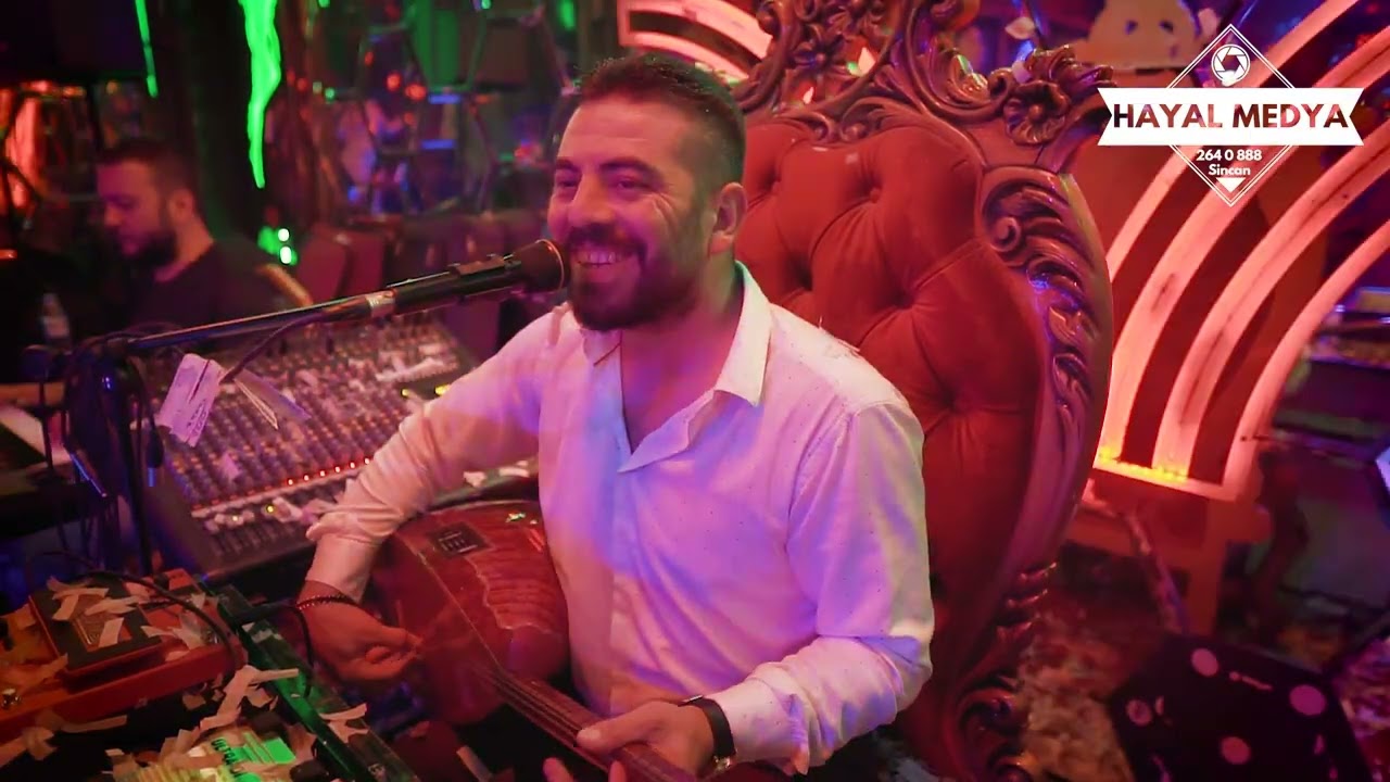 Ayaşlı Emre ERGİN | Ay Gidiyor Batmaya & Arsız Sevdiğim (Canlı Performans)