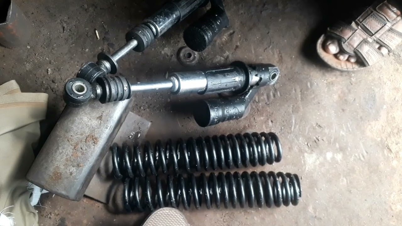BAJAJ DISCOVER 125CC BACK SHOCKER REPAIRING PLZZLIKE.COMNT.SHARE...CONTACT 8017495459