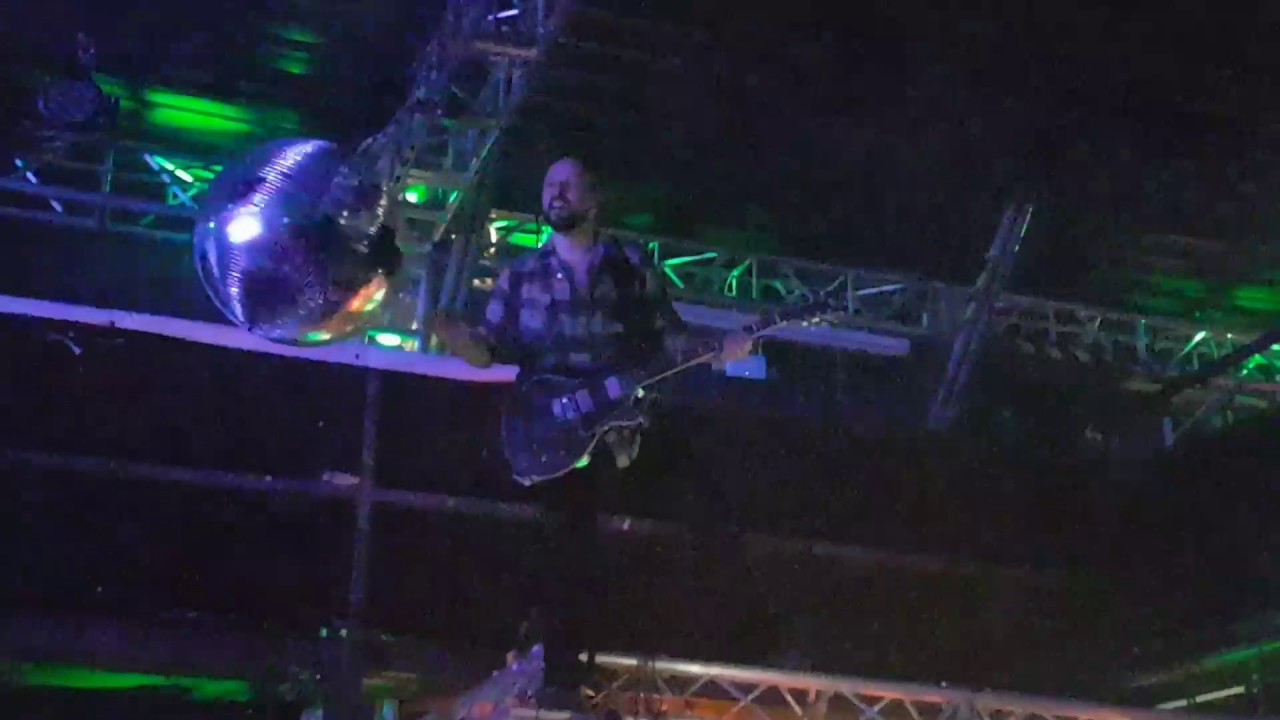 DILLINGER ESCAPE PLAN - Ben Weinman doing the Wrecking Ball - @Backstage Munich 2017/06/15